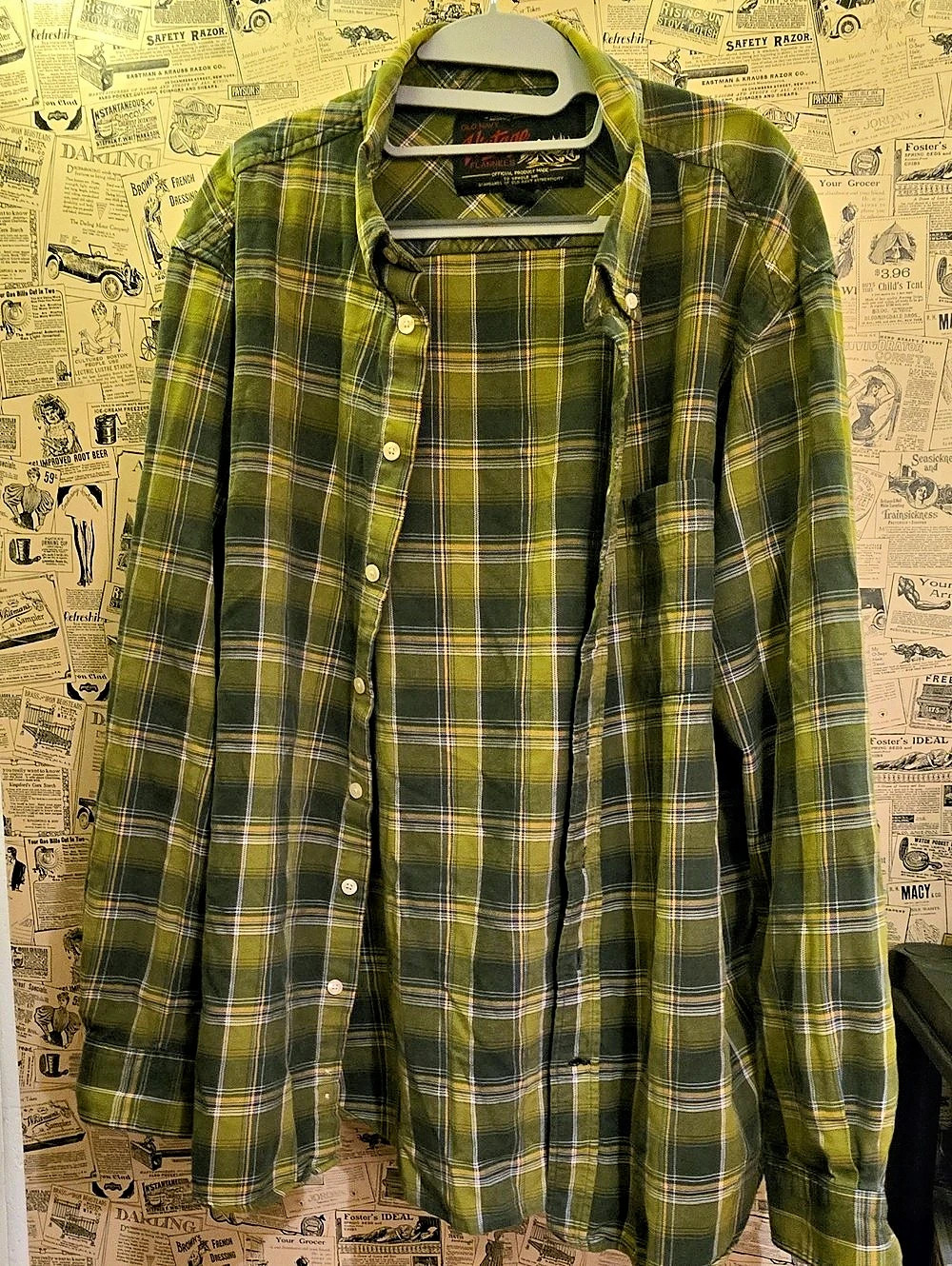 Old Navy Vintage Flannels Plaid Button Down in Green & Yellow XL